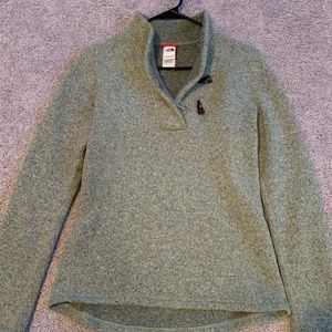 North face sweater
